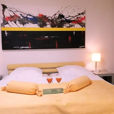 Deluxe * וייל אם ריין